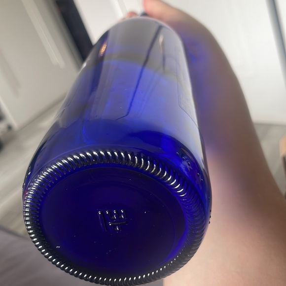 Exquisite Cobalt Blue Water Glass Bottle with Floral 3D Artwork - Picture 14 of 14